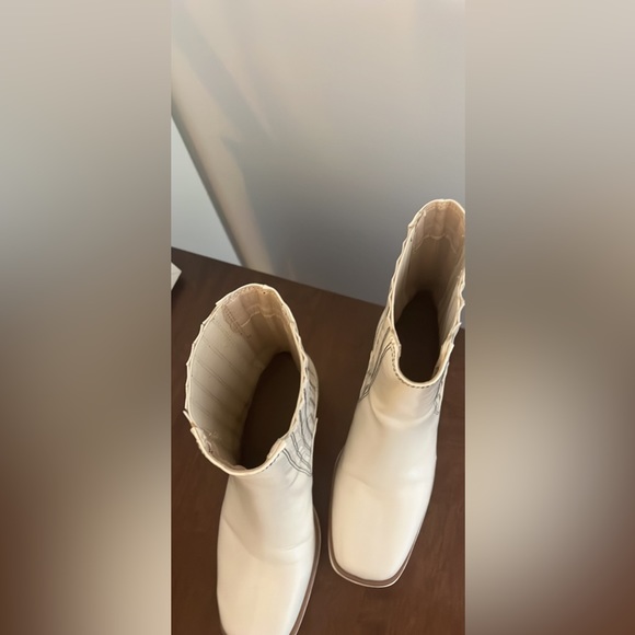 Beige Urban Outfitters Ava Boots, worn twice size 6 - Picture 4 of 5
